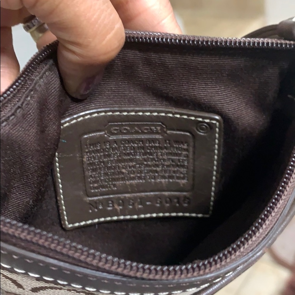 Coach Cross Body Signature bag - Picture 8 of 12